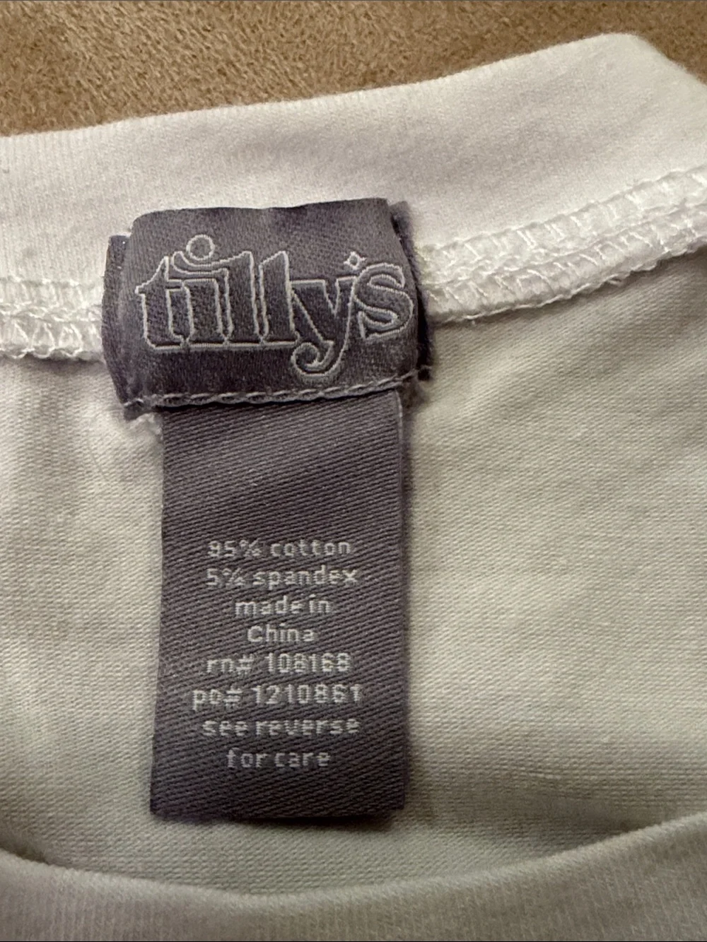 Tilly’s Girls' White Cropped Sailboat Graphic Tee Size M